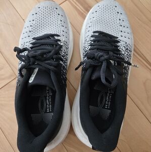 Under Armor Infinity Elite